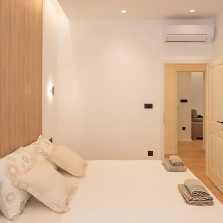 Situs Novus Apartment Split